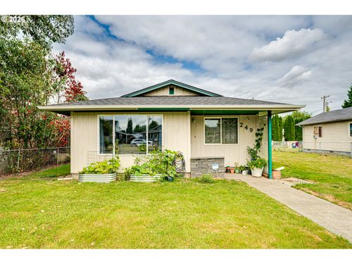 249 26th Ave, Longview, WA, 98632-1219 | Card Image