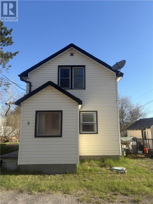 3 Stull St, Capreol, ON, P0M1H0 | Card Image