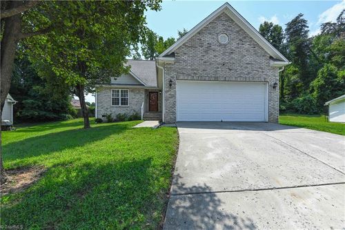101 Valentine Ct, Greensboro, NC, 27405-1688 | Card Image