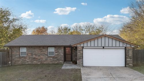 11419 E 62nd Place, Broken Arrow, OK, 74012 | Card Image