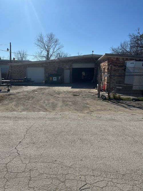 11512 S Blossom Cir, Balch Springs, TX, 75180-1104 | Card Image
