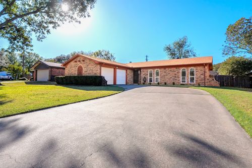 1244 Willowwood Dr, Cleburne, TX, 76033-4626 | Card Image