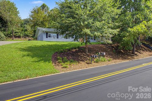 575 Sand Hill Rd, Asheville, NC, 28806-5017 | Card Image