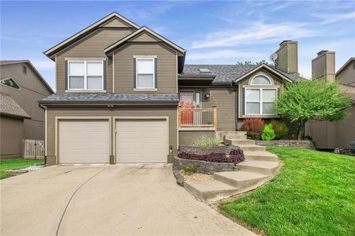 16398 S Sunset St, Olathe, KS, 66062-2707 | Card Image