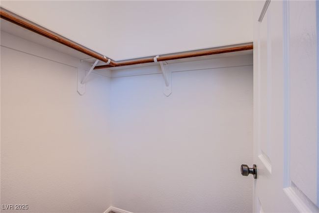 8026 Sunset Creek St, House other with 3 bedrooms, 3 bathrooms and null parking in Las Vegas NV | Image 23