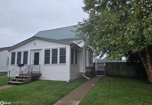 809 Hedge Ave, Burlington, IA, 52601-6452 | Card Image