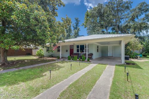 2204 Collins Boulevard, Gulfport, MS, 39507 | Card Image