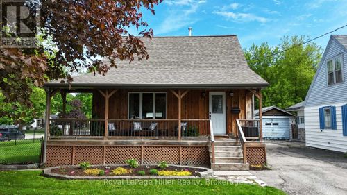34 Arden Pk, Stratford, ON, N5A3E3 | Card Image