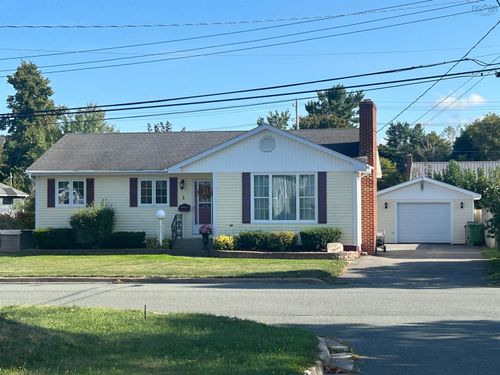 5 Coady Ave, Antigonish, NS, B2G1T9 | Card Image