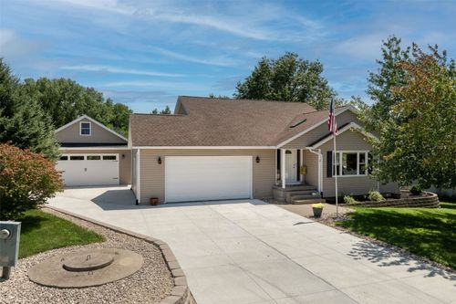 1276 Winchester Drive Ne, Swisher, IA, 52338 | Card Image