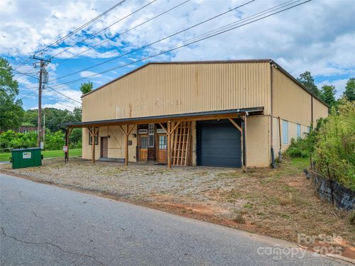 39 Brookside Cir, Candler, NC, 28715-9208 | Card Image