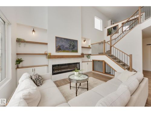 21360 38 Ave Nw, Edmonton, AB, T6M1S4 | Card Image