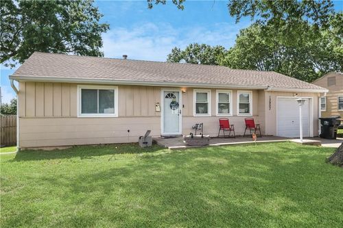 12907 E Mccoy St, Independence, MO, 64055-2419 | Card Image