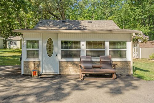 9593 W School Section Lake Dr, Mecosta, MI, 49332-9586 | Card Image