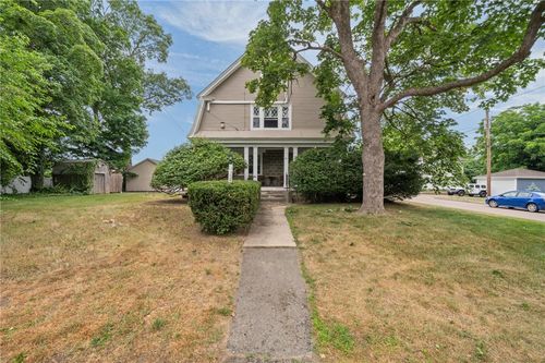 49 Arnold St, Riverside, RI, 02915-3242 | Card Image