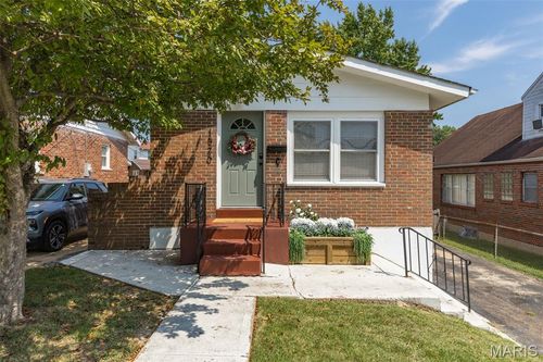1520 Bredell Ave, Saint Louis, MO, 63117-2111 | Card Image