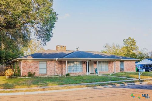 111 Dover Dell, Victoria, TX, 77904-2230 | Card Image