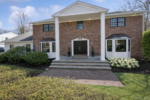 21 Sleepy Ln, Melville, NY, 11747-3220 | Card Image