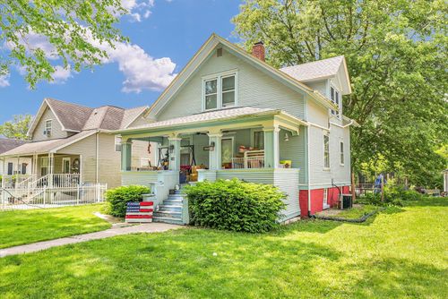 138 N Elm St, Paxton, IL, 60957-1243 | Card Image