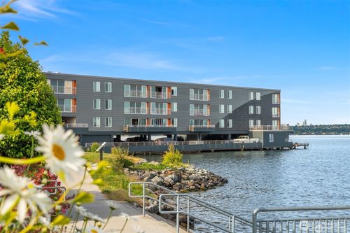 apt-101-733 Lake St S, Kirkland, WA, 98033-6436 | Card Image