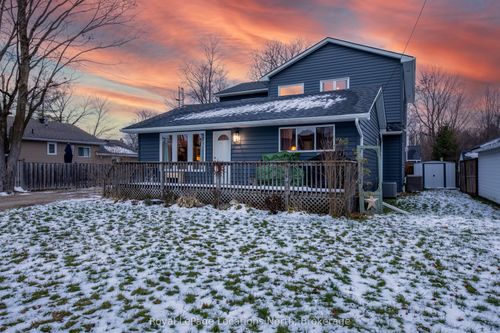 {{alt}} | Card Image