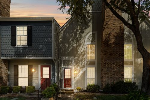 79 Winchester Dr, Euless, TX, 76039-4213 | Card Image