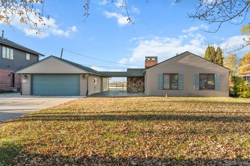 27972 Moran St, Harrison Township, MI, 48045-2933 | Card Image