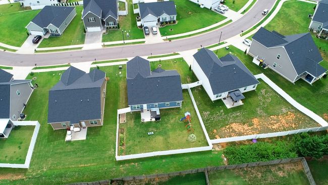 Durable and long lasting vinyl privacy fence | Image 29