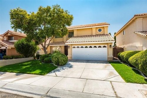 8225 Bermuda Beach Dr, Las Vegas, NV, 89128-7439 | Card Image