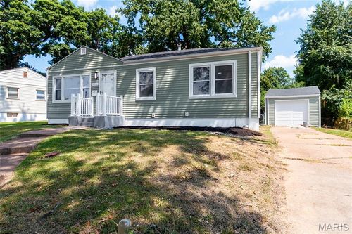 9866 Eastdell Dr, Saint Louis, MO, 63136-1915 | Card Image