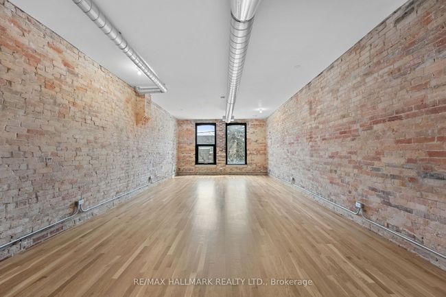 200 - 974 Queen St E, Home with 0 bedrooms, 1 bathrooms and null parking in Toronto ON | Image 5