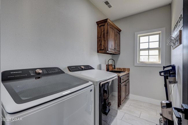 917 Monroe Cir, House other with 4 bedrooms, 3 bathrooms and null parking in Carl Junction MO | Image 15