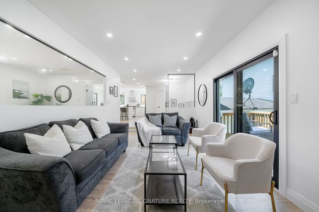20 Hillview Cres, House other with 6 bedrooms, 5 bathrooms and 8 parking in Midhurst ON | Image 9