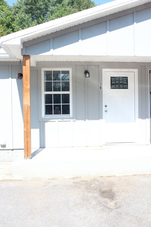 16-129 Cascade Ave, Mc Minnville, TN, 37110-6559 | Card Image