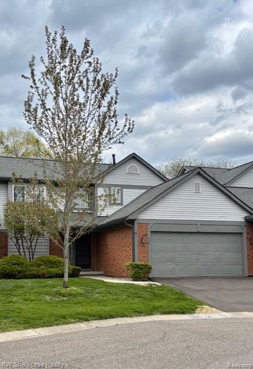 555 Winwood Ct, Walled Lake, MI, 48390-3581 | Card Image