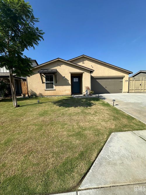 10112 Cooper Lake Ave, Bakersfield, CA, 93311-4700 | Card Image