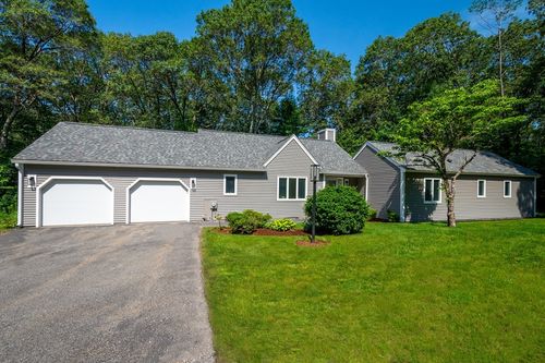 17-17 Indian Dawn, Wayland, MA, 01778-3916 | Card Image