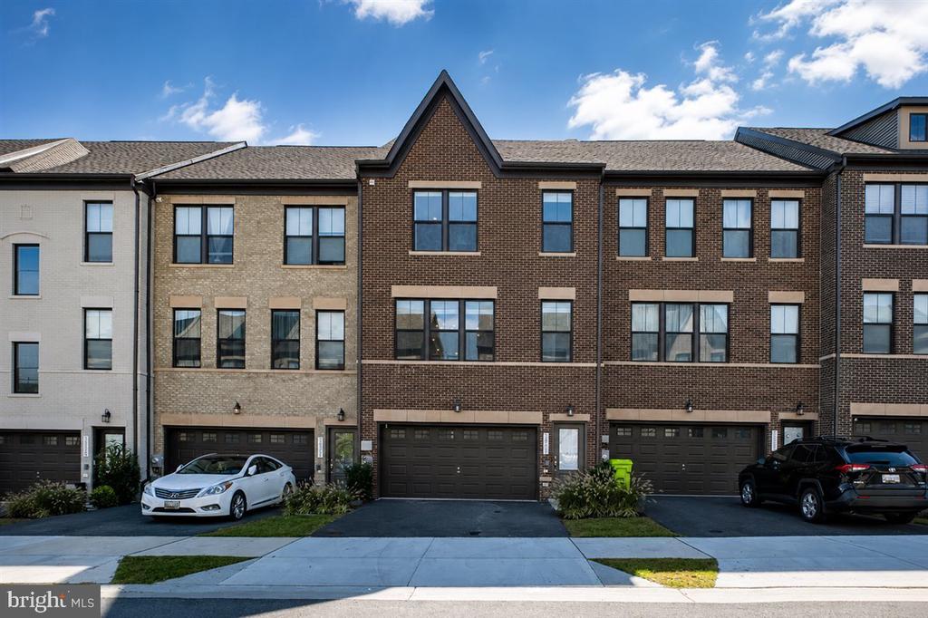 Residential Lease in HYATTSVILLE