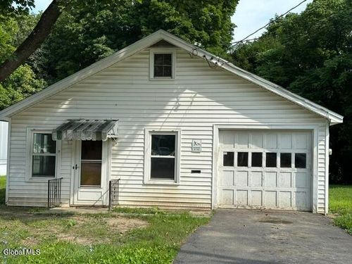 7 Madison Ave, Ravena, NY, 12143-1210 | Card Image