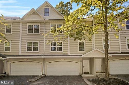 144 Kenley Ct, STATE COLLEGE, PA, 16803-1171 | Card Image