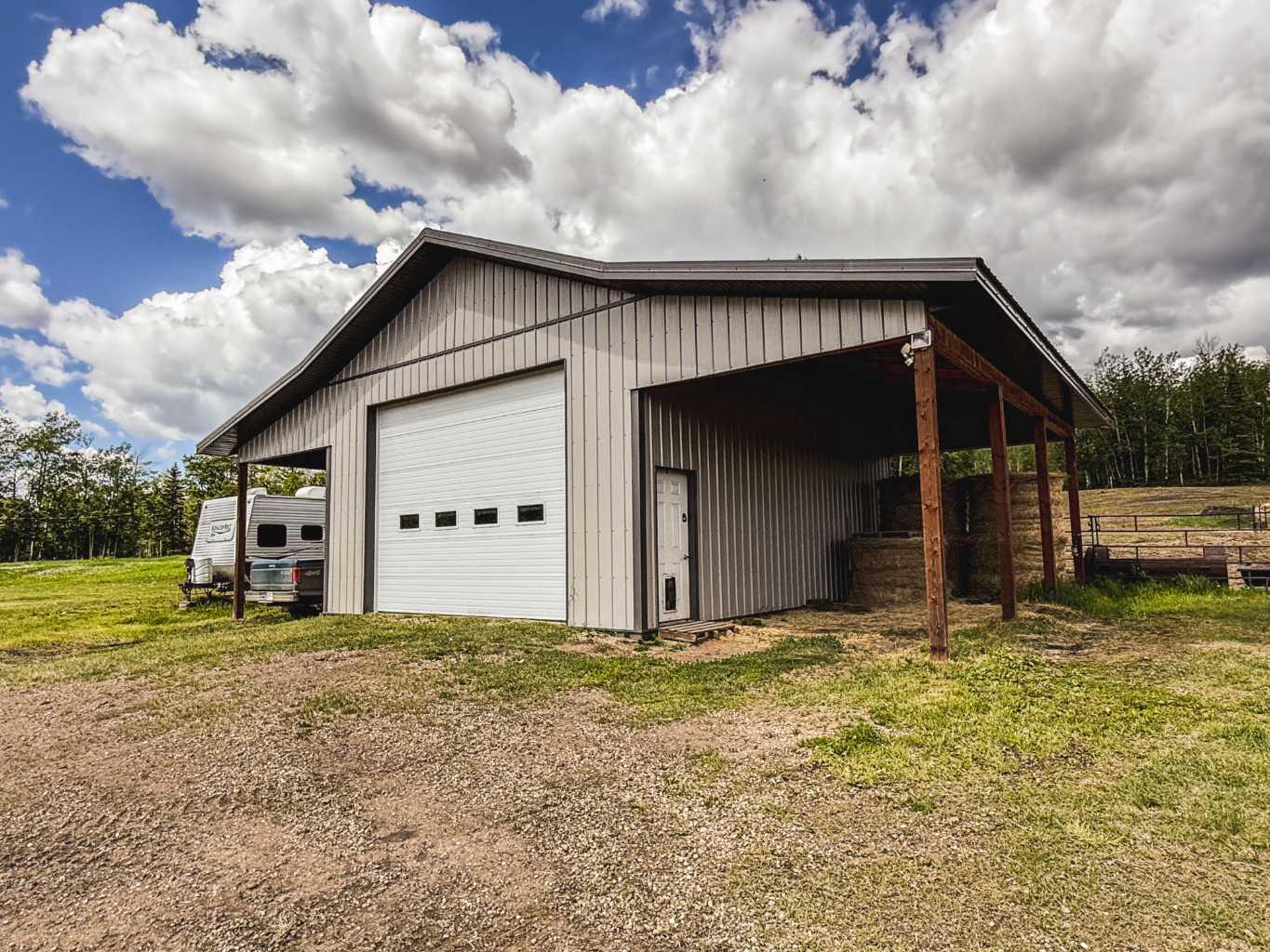 Residential in Rural Saddle Hills County 5