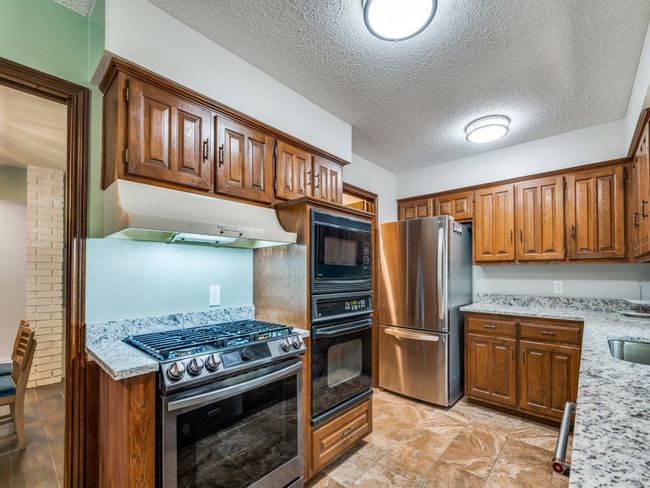 2206 Shady View Ct, House other with 3 bedrooms, 2 bathrooms and null parking in Arlington TX | Image 12