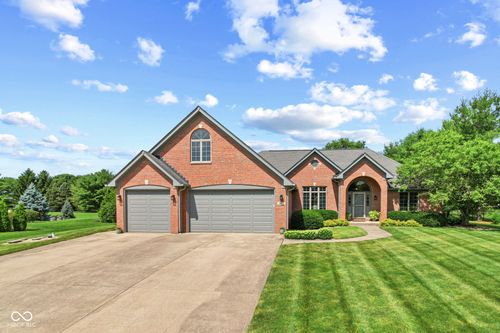 1682 S Fox Cove Blvd, New Palestine, IN, 46163-8867 | Card Image