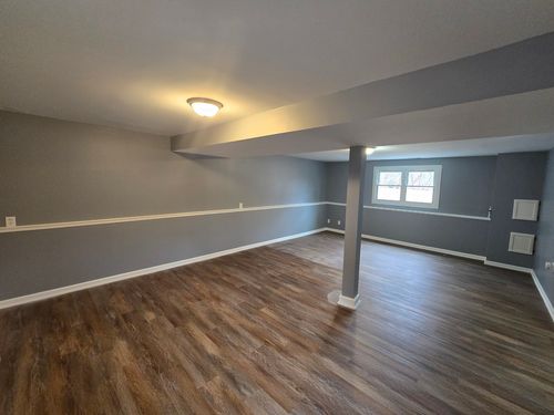 117 Liverpool Dr Se, Poplar Grove, IL, 61065-8807 | Card Image