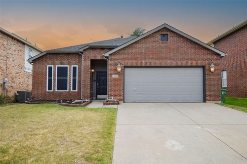 1305 Pine Ridge Rd, Roanoke, TX, 76262-6443 | Card Image