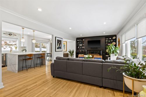 24 Old Well Rd, Purchase, NY, 10577-1812 | Card Image