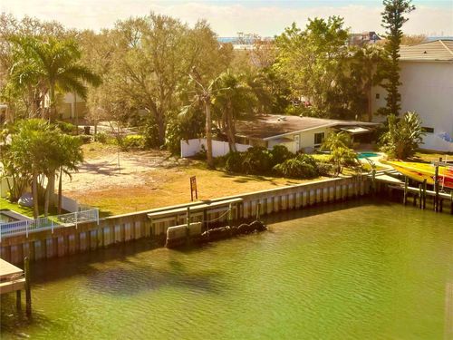 52 Sandpiper Rd, TAMPA, FL, 33609-3528 | Card Image