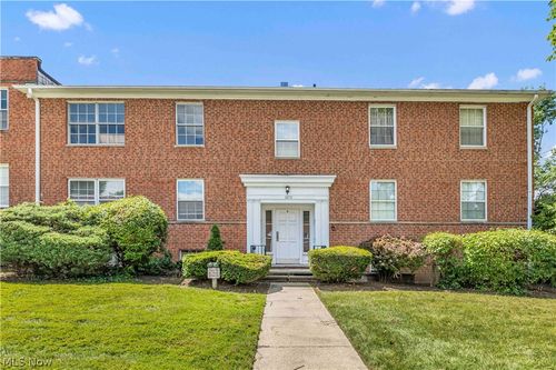 3a-3279 Warrensville Center Rd, Shaker Heights, OH, 44122-3758 | Card Image