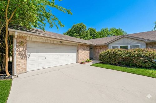 3204 Seaboard Dr, Arlington, TX, 76014-2742 | Card Image