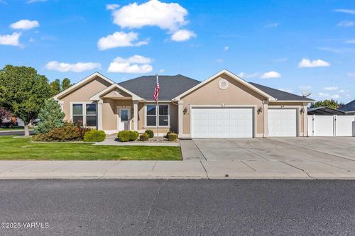 8705 Westbrook Ave, Yakima, WA, 98908-9347 | Card Image